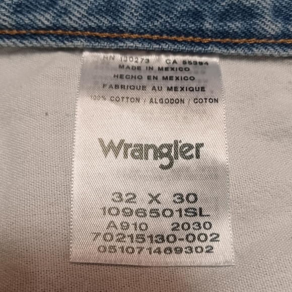A Wrangler Red Tab Straight Leg Denim Jeans - Picture 2 of 5